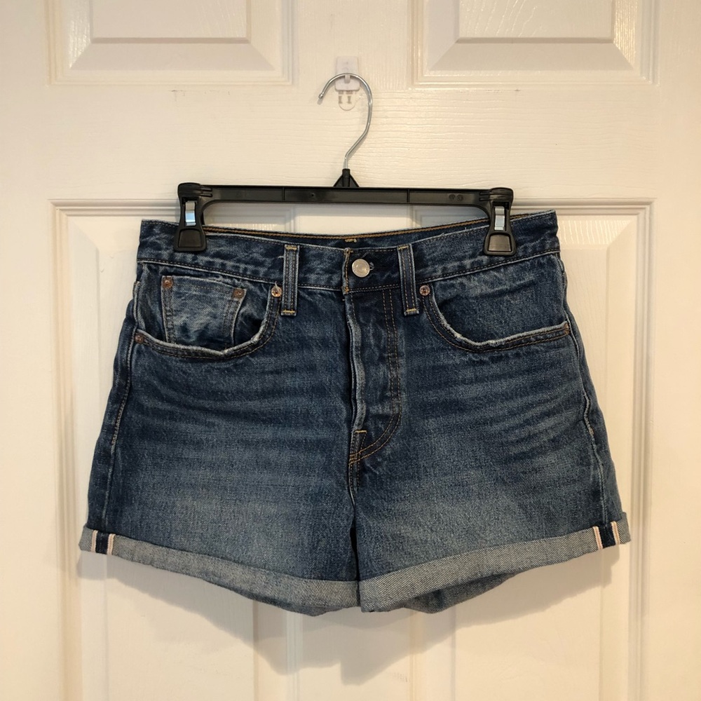 Levi’s High Rise Wedgie Fit Shorts